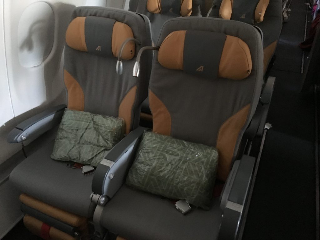 alitalia_business_class_a330_ord_fco-63