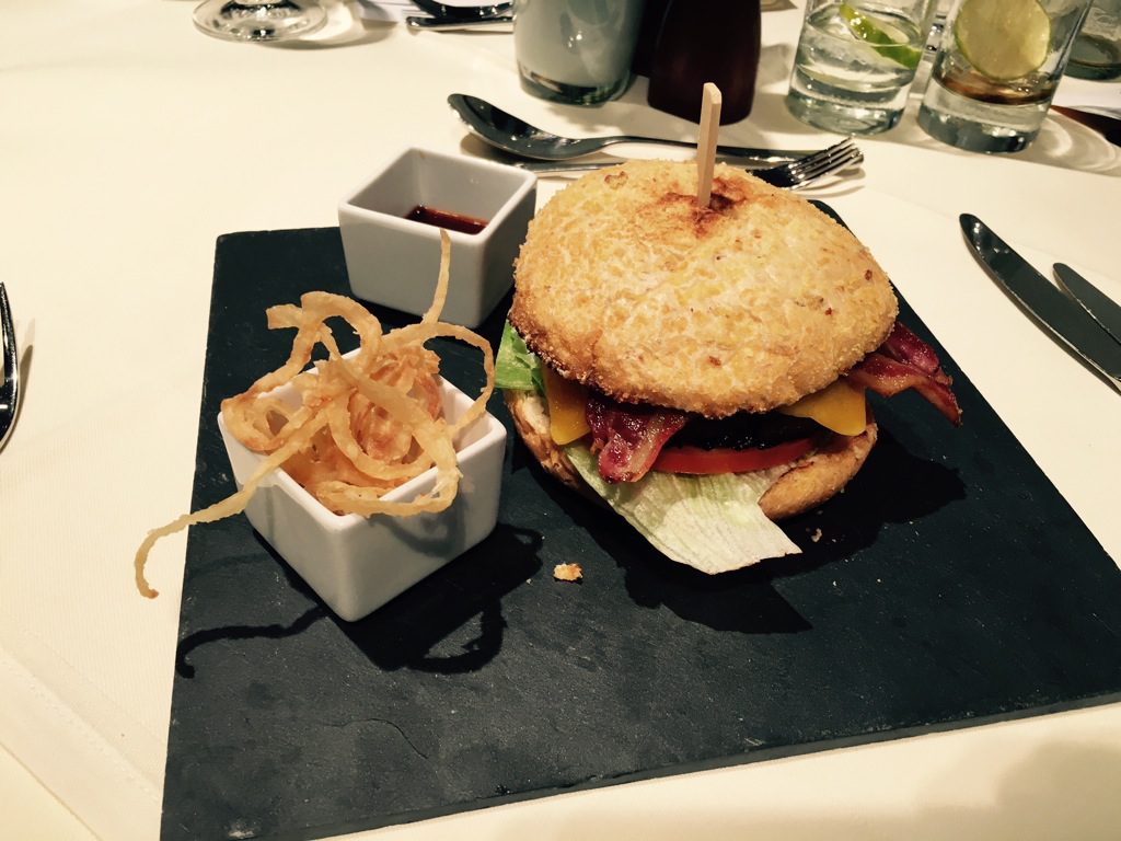 first_class_terminal_american_dinner-3