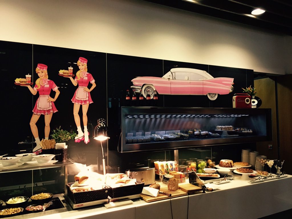 first_class_terminal_american_dinner-4