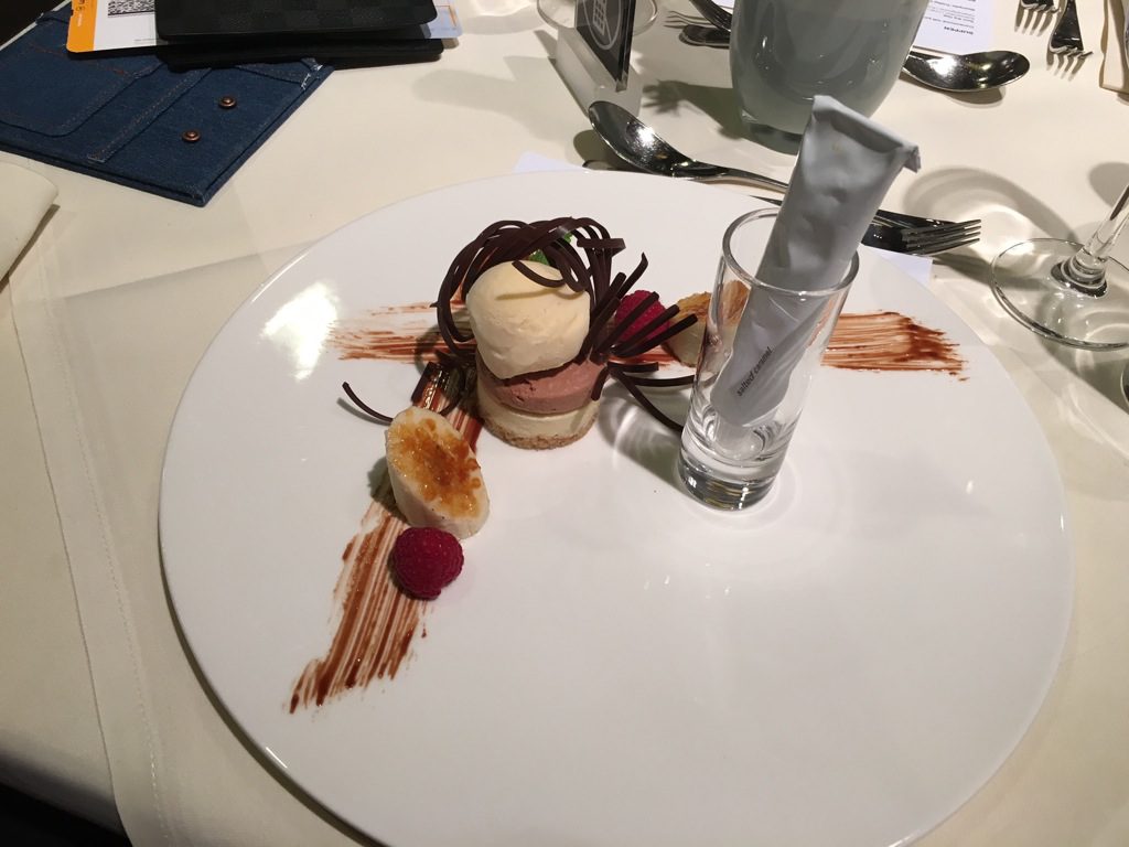 first_class_terminal_american_dinner-9