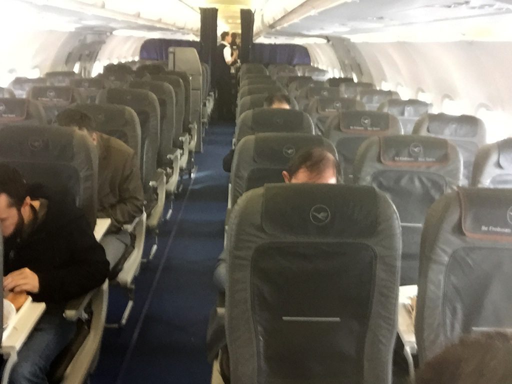 lufthansa_business_class_a320_cdg-12