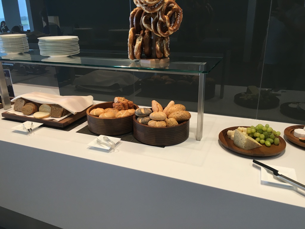 lufthansa_first_class_lounge_muc_satellit-12