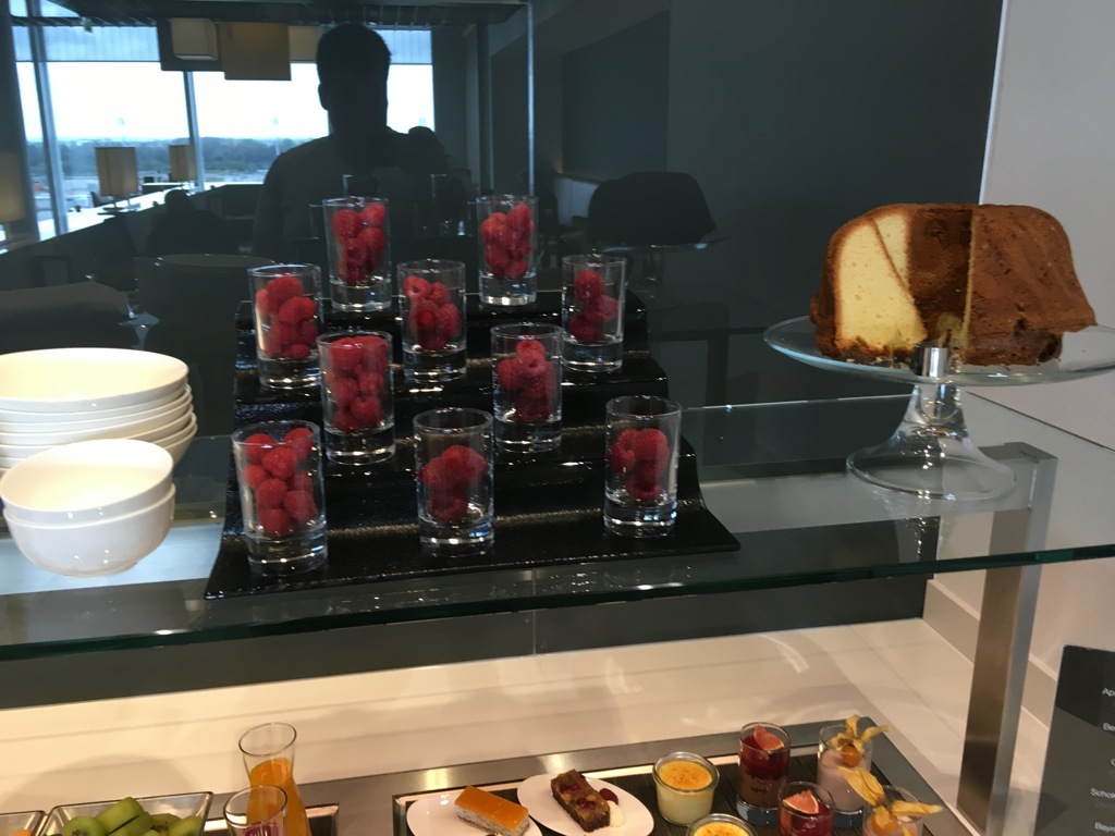 lufthansa_first_class_lounge_muc_satellit-22