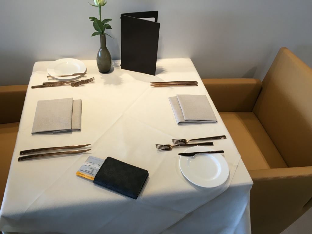 lufthansa_first_class_lounge_muc_satellit-9