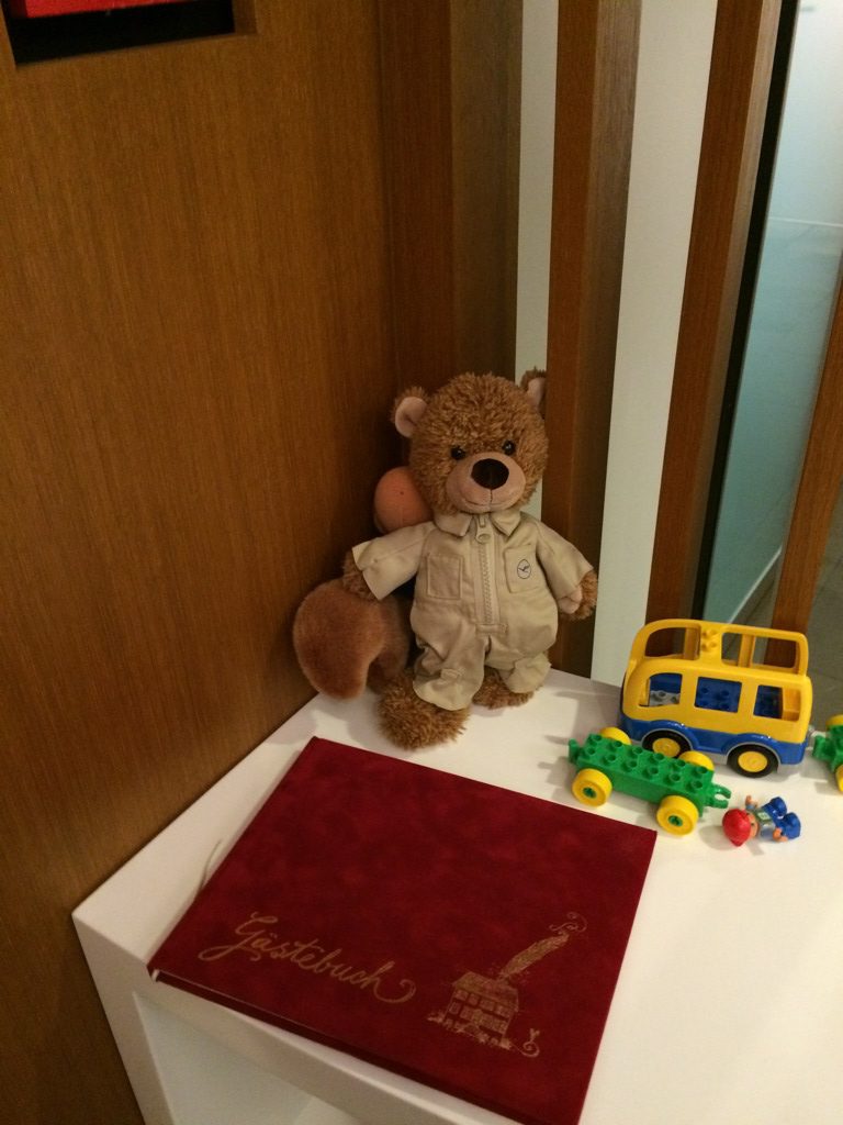 lufthansa_first_class_terminal_frankfurt-25