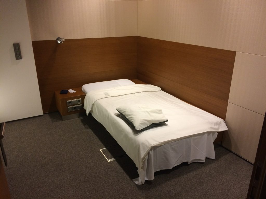 lufthansa_first_class_terminal_frankfurt-45