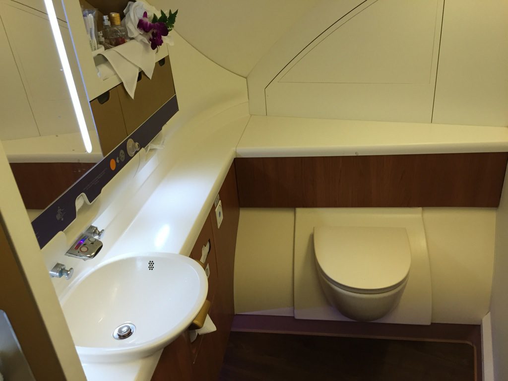 thai_first_class_a380_cdg_bkk-72