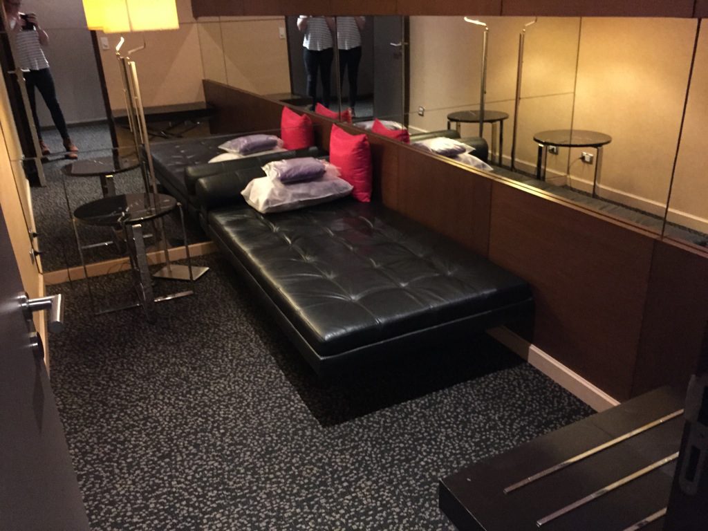 thai_royal_first_lounge_bangkok-24