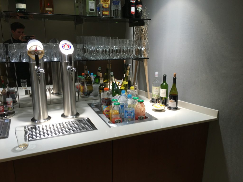 lufthansa-senator-lounge-paris-cdg-12