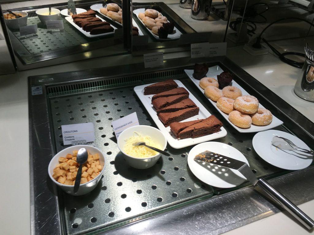 lufthansa-senator-lounge-paris-cdg-19