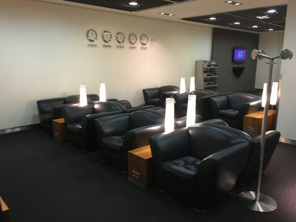 lufthansa-senator-lounge-paris-cdg-7
