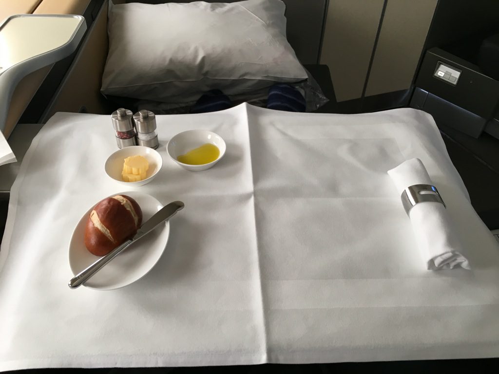 lufthansa_first_class_boeing748-38