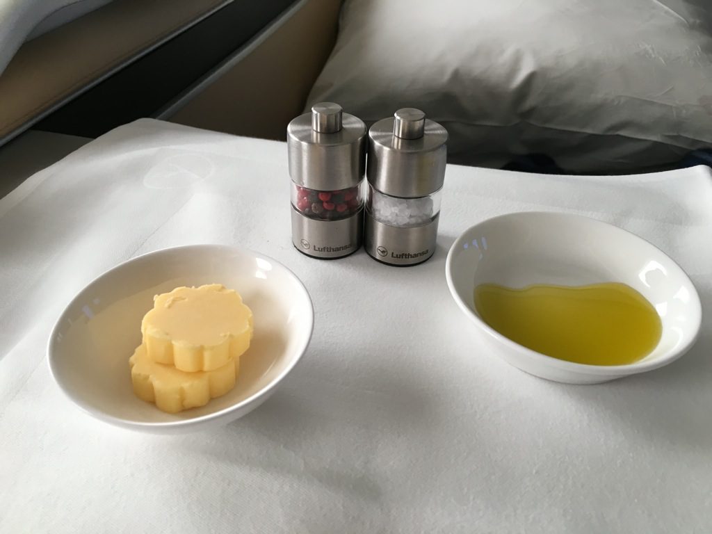lufthansa_first_class_boeing748-39