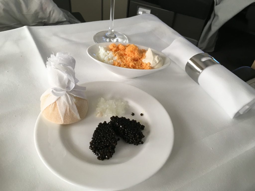 lufthansa_first_class_boeing748-41