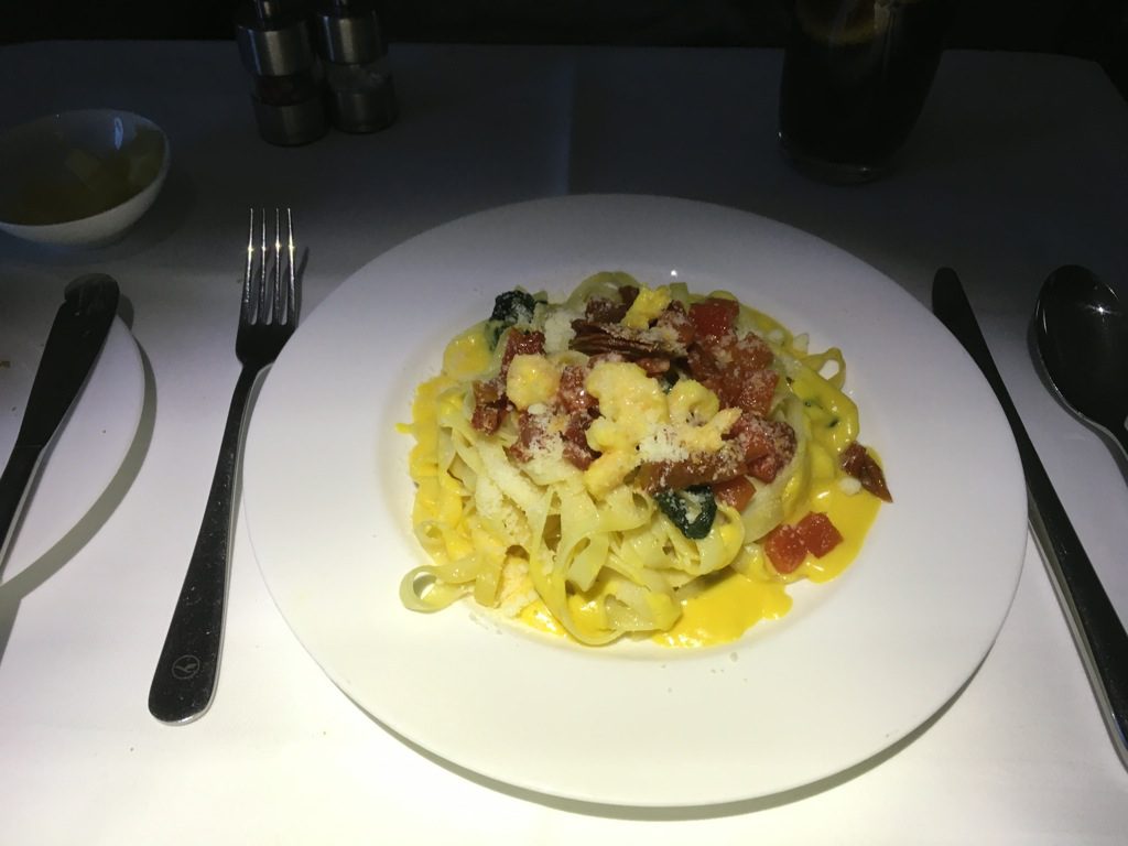 lufthansa_first_class_boeing748-79