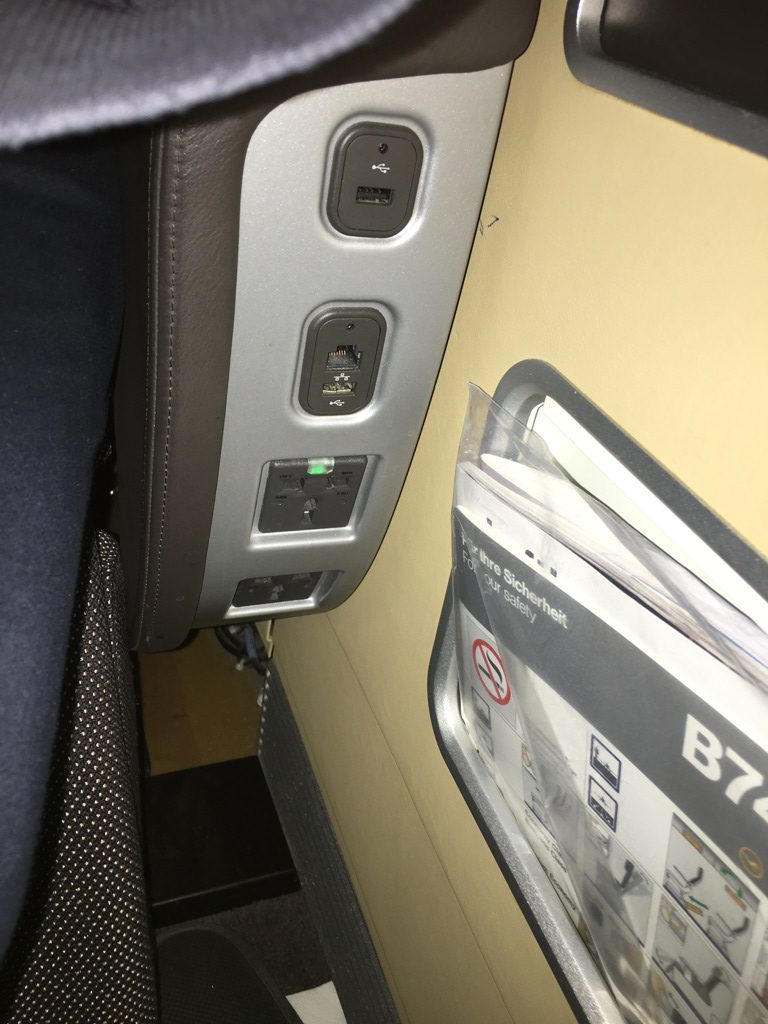 lufthansa_first_class_boeing748-87