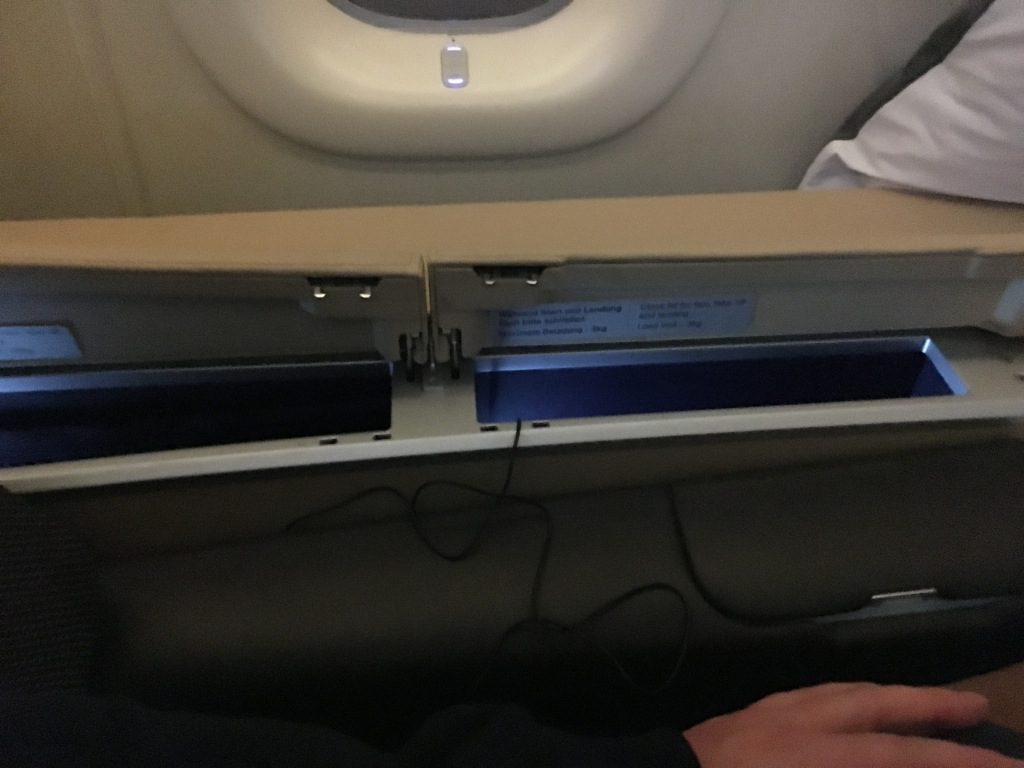 lufthansa_first_class_boeing748-94