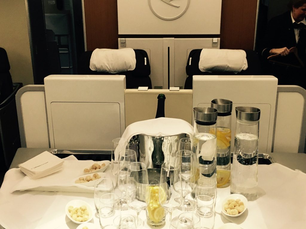 lufthansa_first_class_boeing748-98