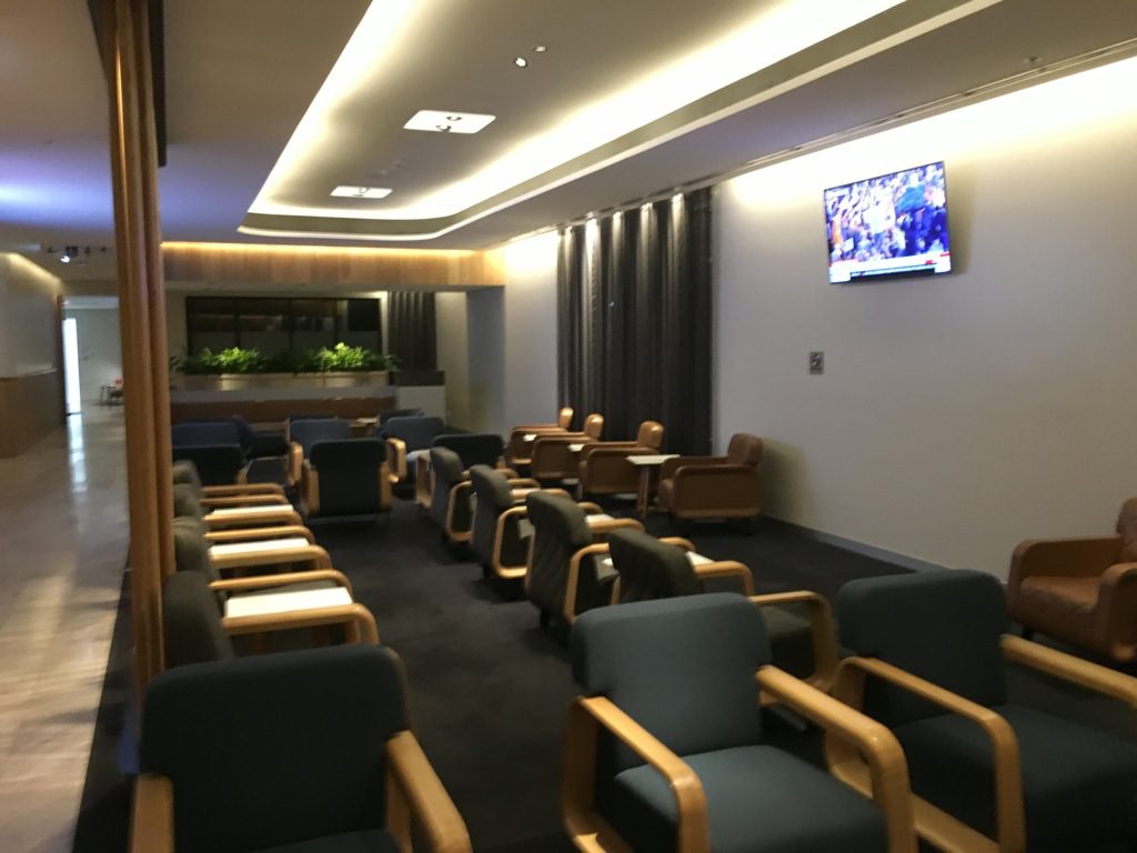qantas-business-lounge-domestic-perth-2