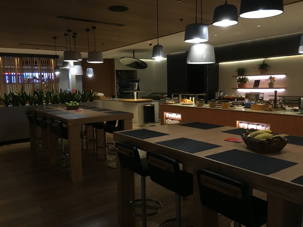 qantas-business-lounge-domestic-perth-4