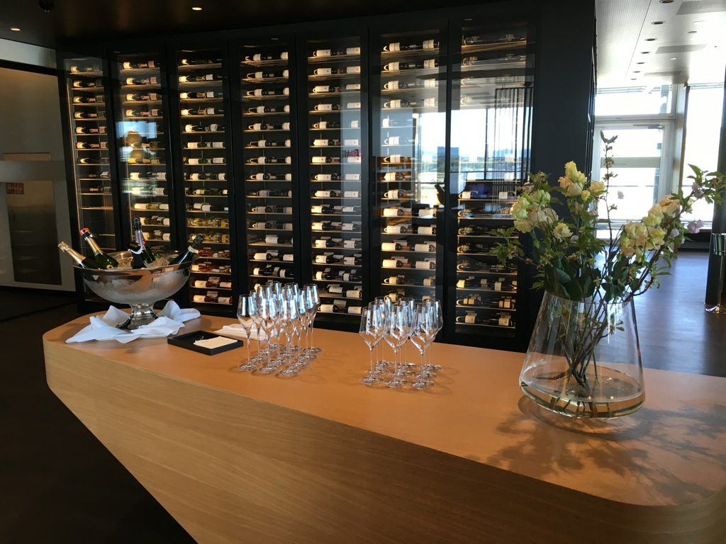 swiss-first-class-lounge-e-14