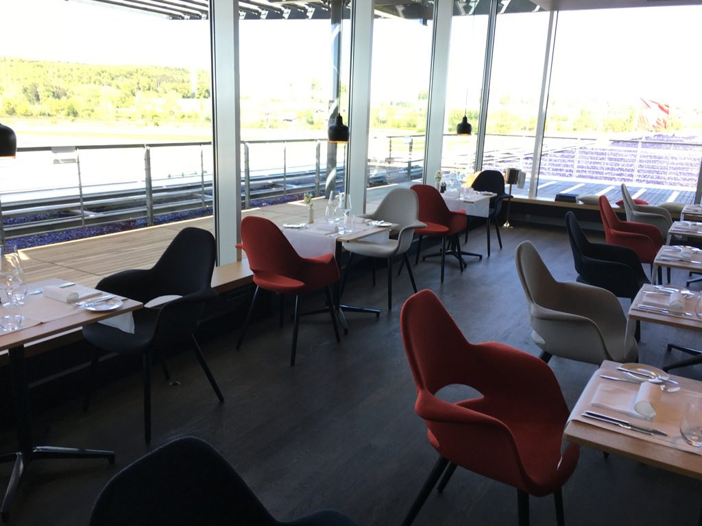 swiss-first-class-lounge-e-18