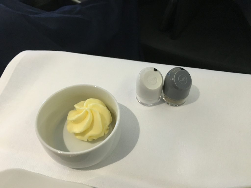 lufthansa-business-class-boeing-744-sea-18