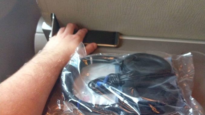 China Airlines Premium Economy Airbus A350 - großer Serviertisch