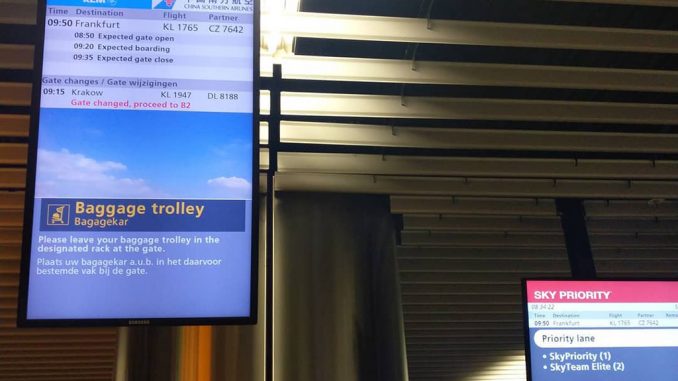 KLM Cityhopper Economy Class Embraer | Gate