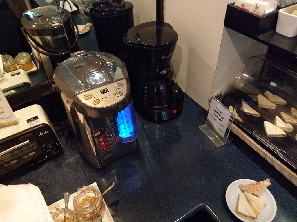 Getränke & Essen | TPE Lounge von Korean Air und China Airlines