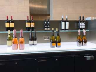 Qatar Airways Al Safwa Lounge Champagner und Wein