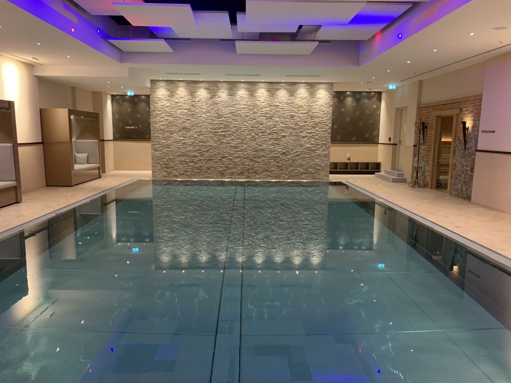 Bonn Marriott Hotel Pool