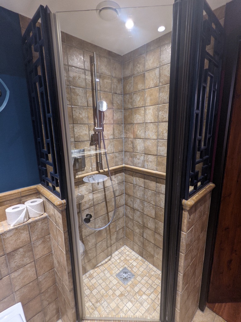 Hotel Ling Bao - Zimmer