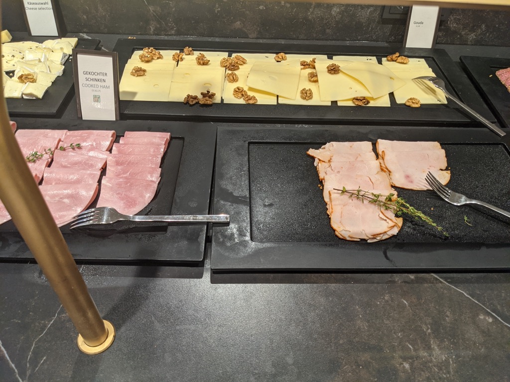 Hilton Düsseldorf - Frühstück